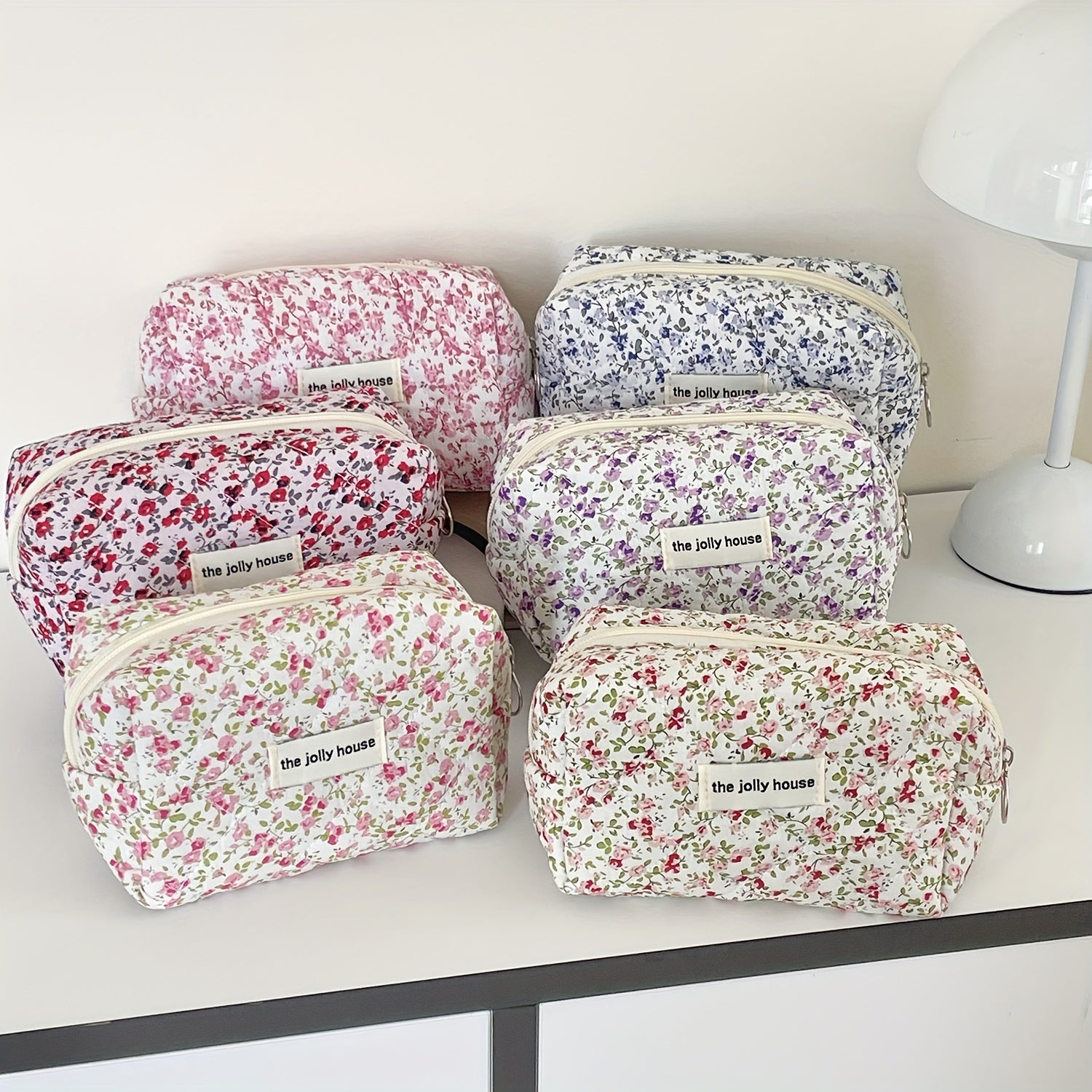 VibeQueen Luxe Toilettas By VibeQueen